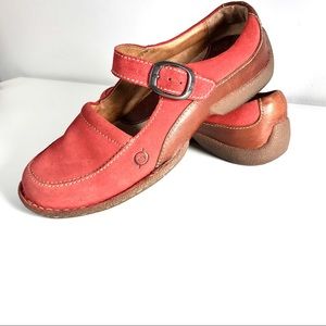 Super Comfy Born Mary Jane red slip-on sz 7.5 38.5